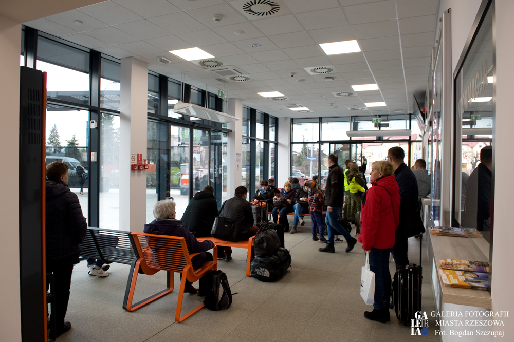 Poczekalnia Dworca Komunikacji Lokalnej w Rzeszowie (2019 r.)